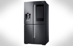 Samsung представила холодильник с огромным тачскрином