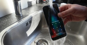 Samsung Galaxy Note 6 вооружился водозащитой