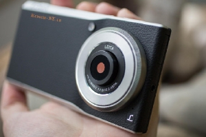 Panasonic выпустила фотоаппарат Lumix CM 10 на базе Android