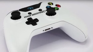 Microsoft выпускает Xbox One производства Тони Старка