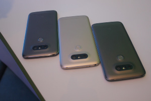 LG официально представила смартфоны LG G5SE и LG G5 в России