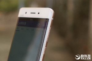 Xiaomi и Huawei готовят изогнутые смартфоны