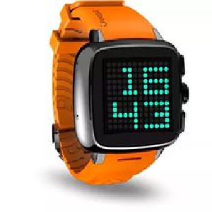 Компания Intex представила сегодня защищенные смарт- часы iRist Pro с функциями фитнес - трекера