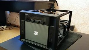 Компания Cooler Master  показала гигантский компьютерный корпус