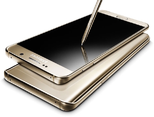 Samsung выпустит изогнутый телефон