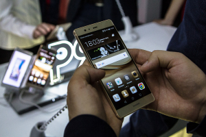 Фотокамеры, которые умеют звонить: Huawei презентовали смартфоны P9 и P9 Plus в России
